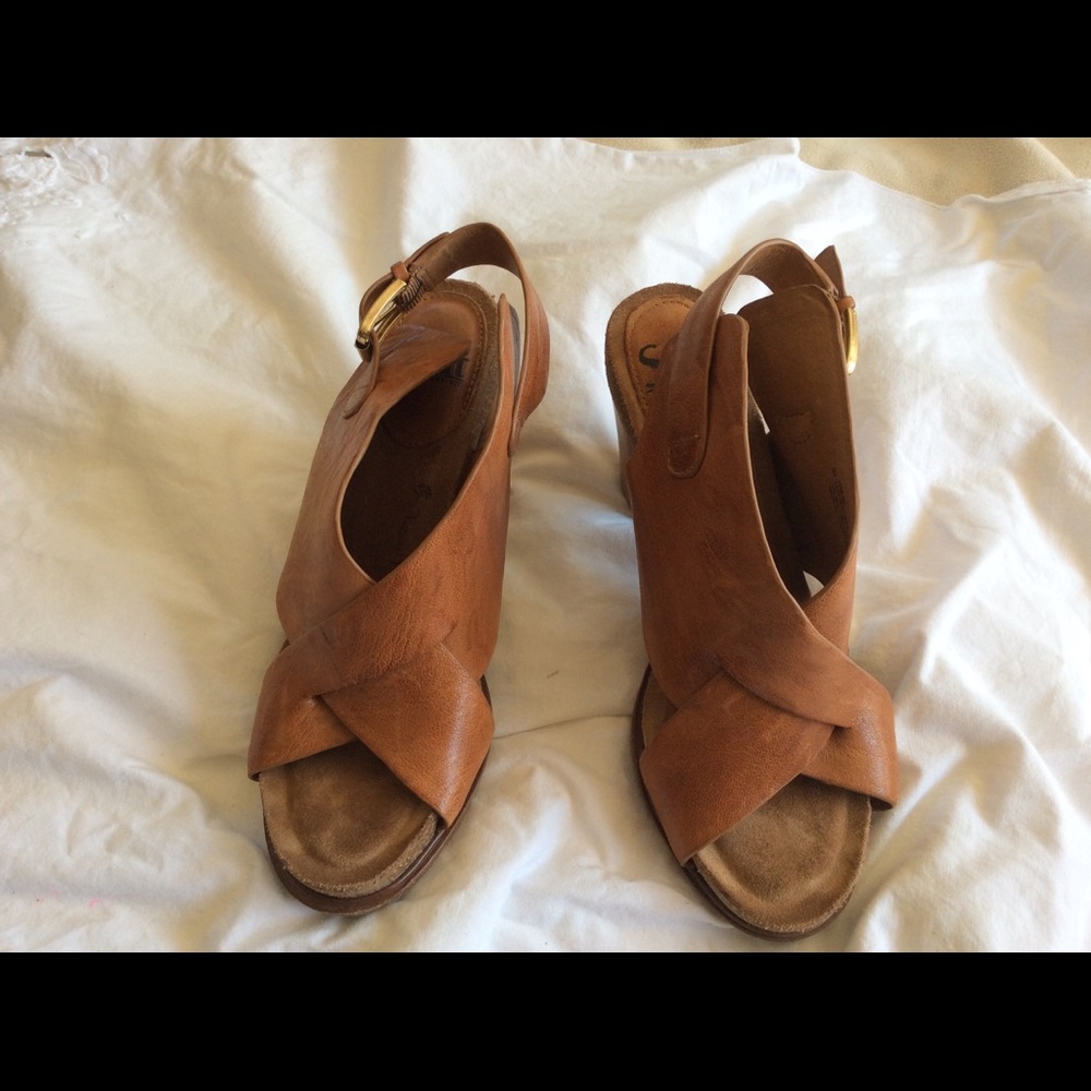 SOFFT Cambria Crisscross Sandal Leather Shoes